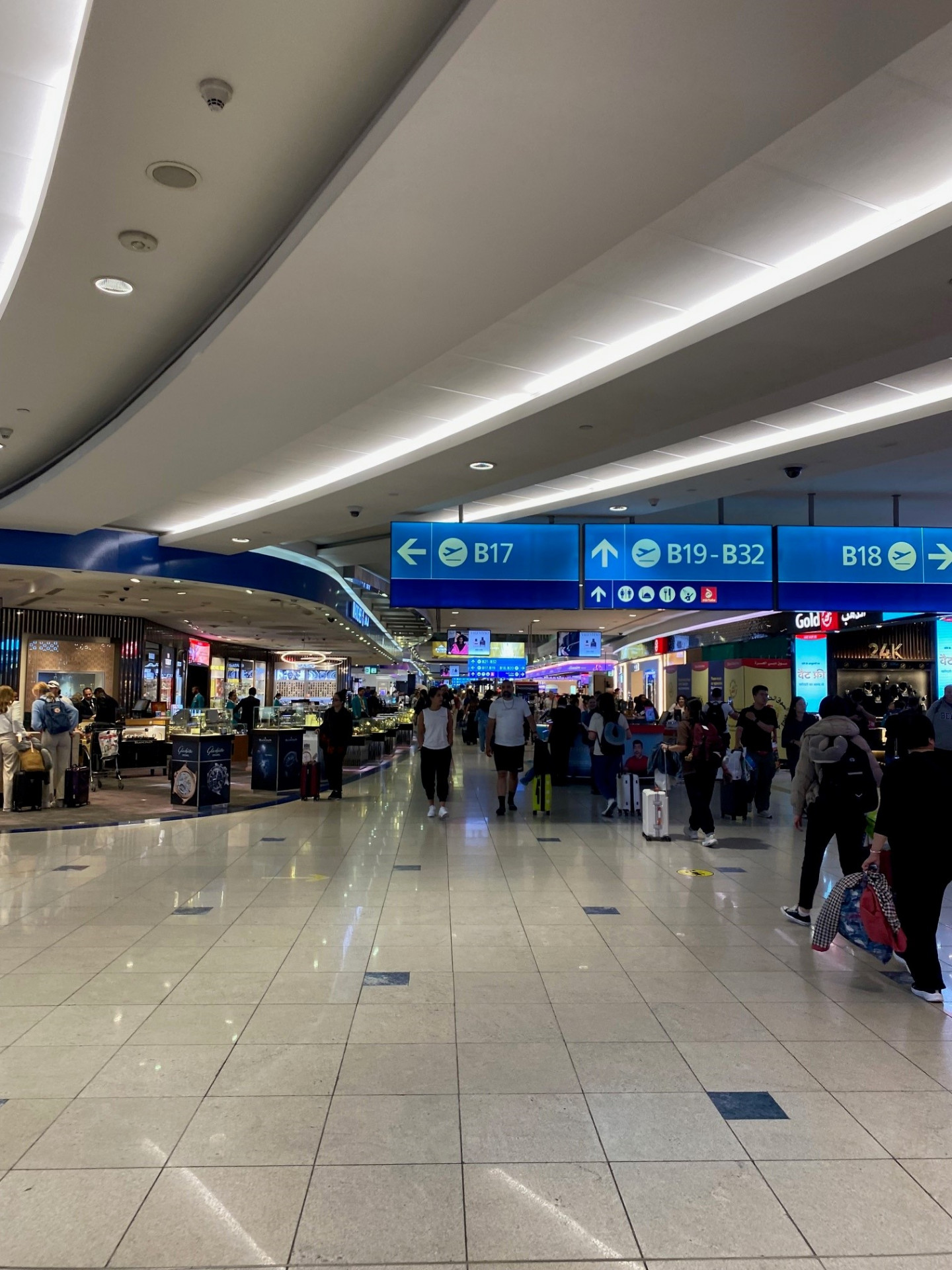 ドバイ　空港